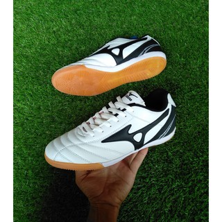 Sepatu futsal mizuno outlet 2016