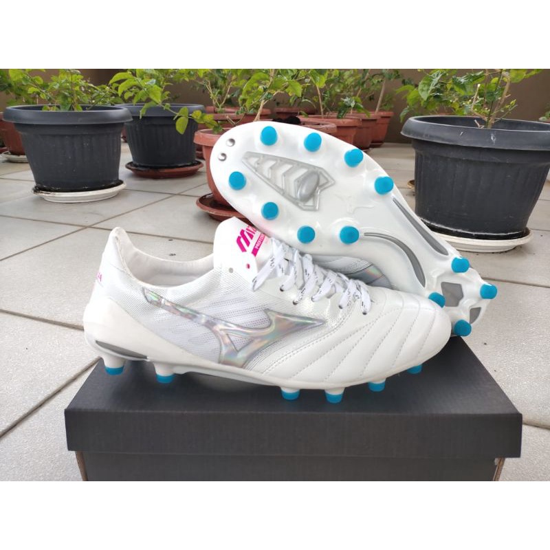 Review sepatu bola Mizuno Morelia Neo II untuk kaki sempit