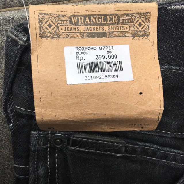 Wrangler best sale roxboro jeans