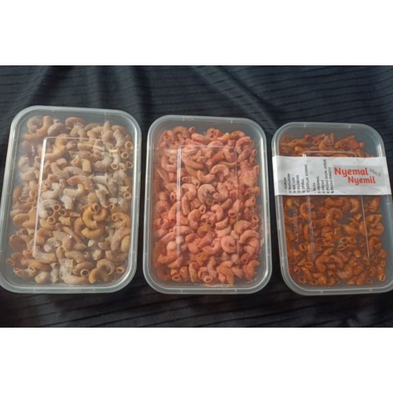 Jual Makaroni Ngehe Bantet Box Pedas Daun Jeruk 100g Shopee Indonesia