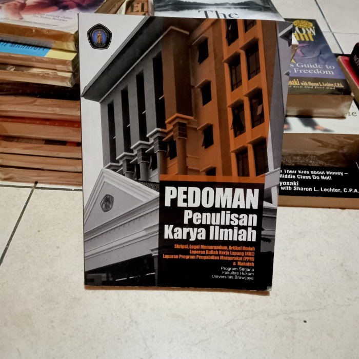 Jual ORI BUKU PEDOMAN PENULISAN KARYA ILMIAH | Shopee Indonesia