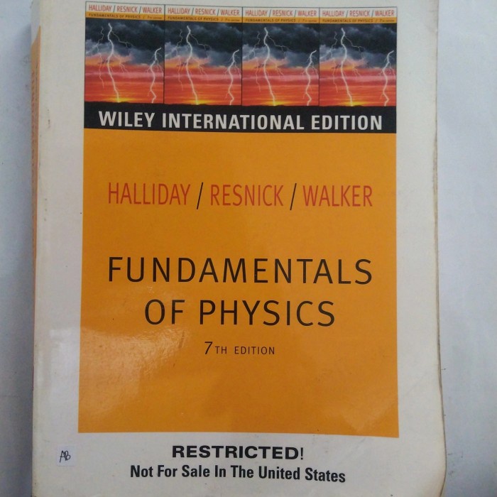 Jual Buku Fundamentals Of Physics 7th Edition Shopee Indonesia