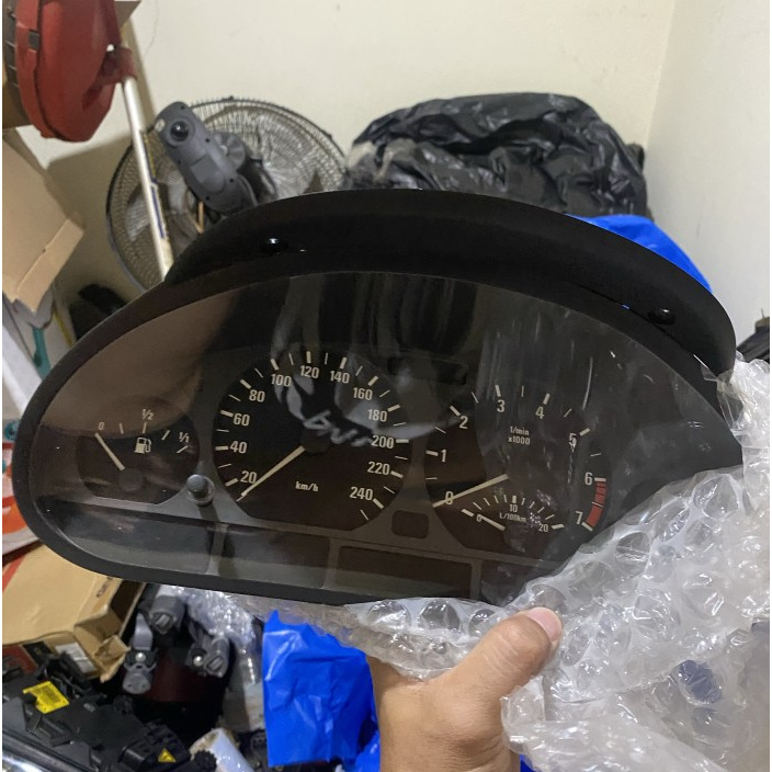 Jual speedometer bmw e46 M43 matic , mulus dan semua masih berfungsi