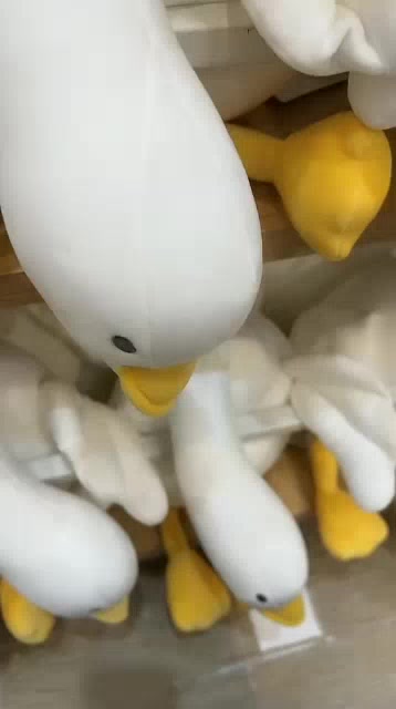 Jual MINISO boneka angksa lucu dan unik- White Goose Series Lying Plush ...