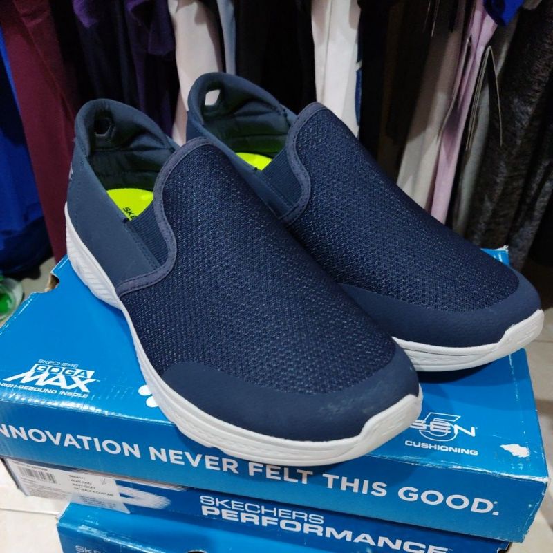 54171 skechers 2024