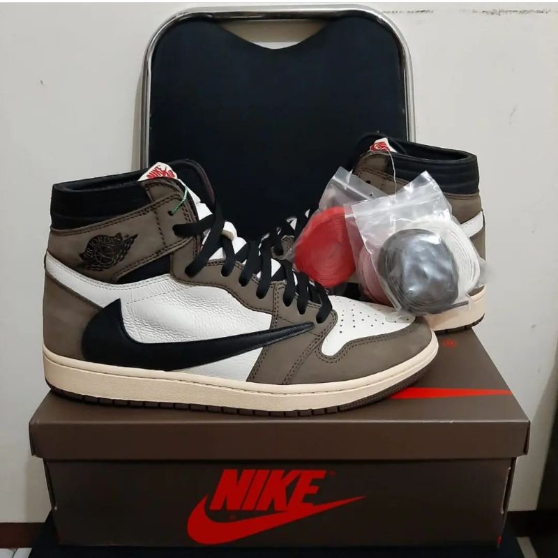 Harga jordan best sale travis scott