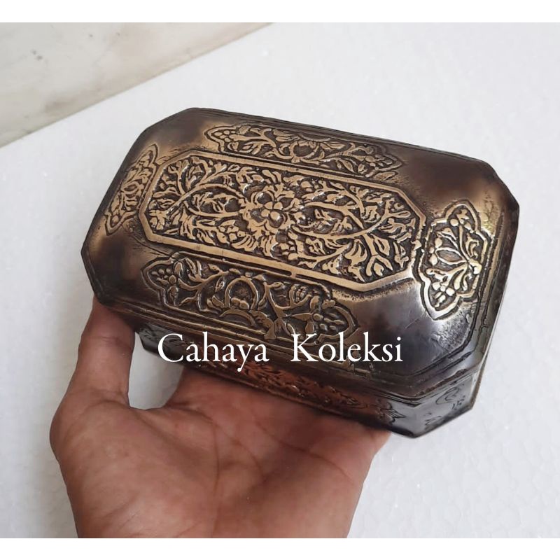 Jual Box Kotak Peti Kuningan Ukiran Kuno Antik | Shopee Indonesia