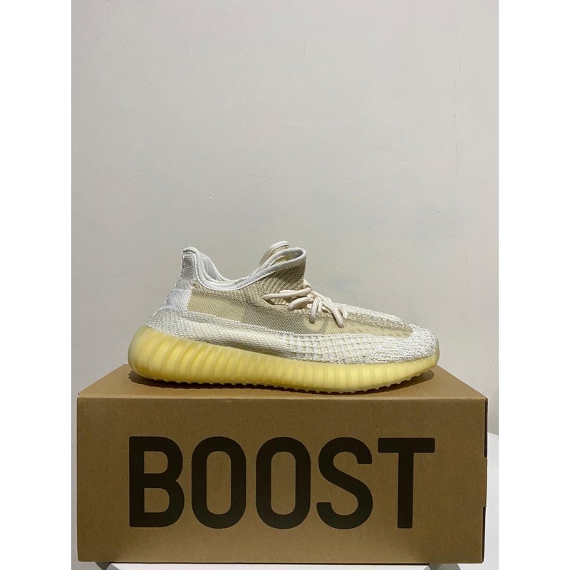 Harga retail store yeezy 350 v2