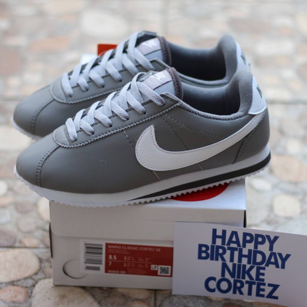 Nike cortez grises online hombre