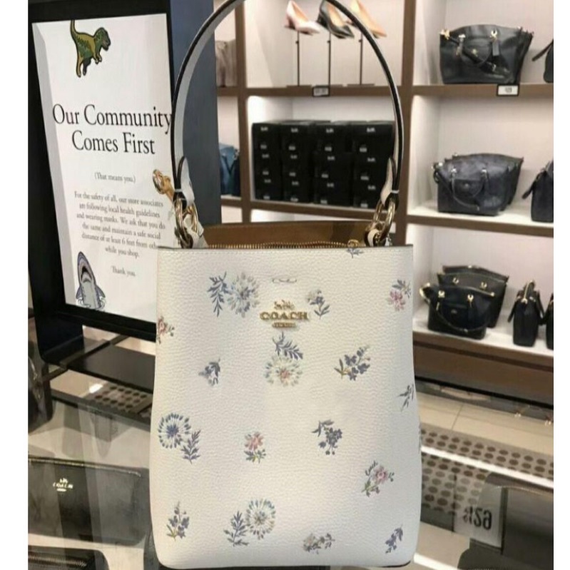 Coach small town bucket bag with dandelion print review 💕 