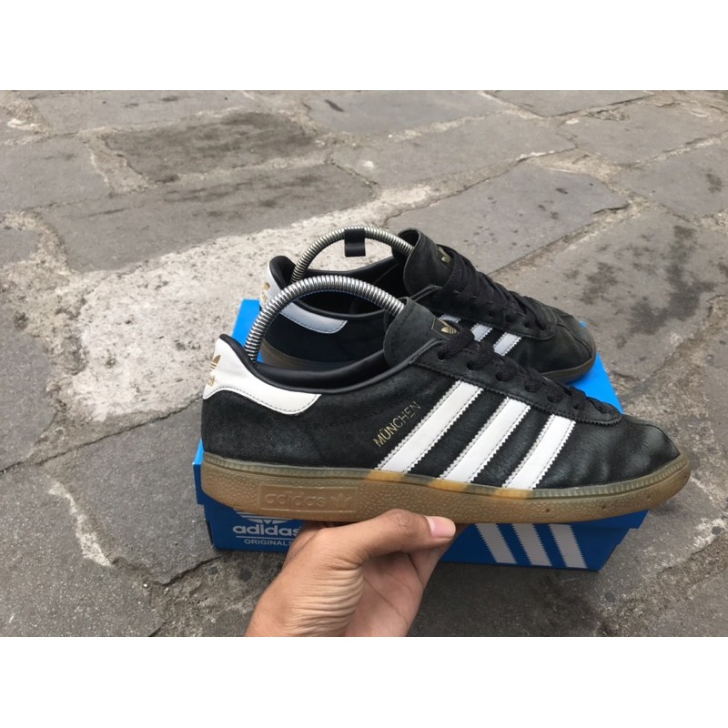 Sepatu adidas original on sale bekas