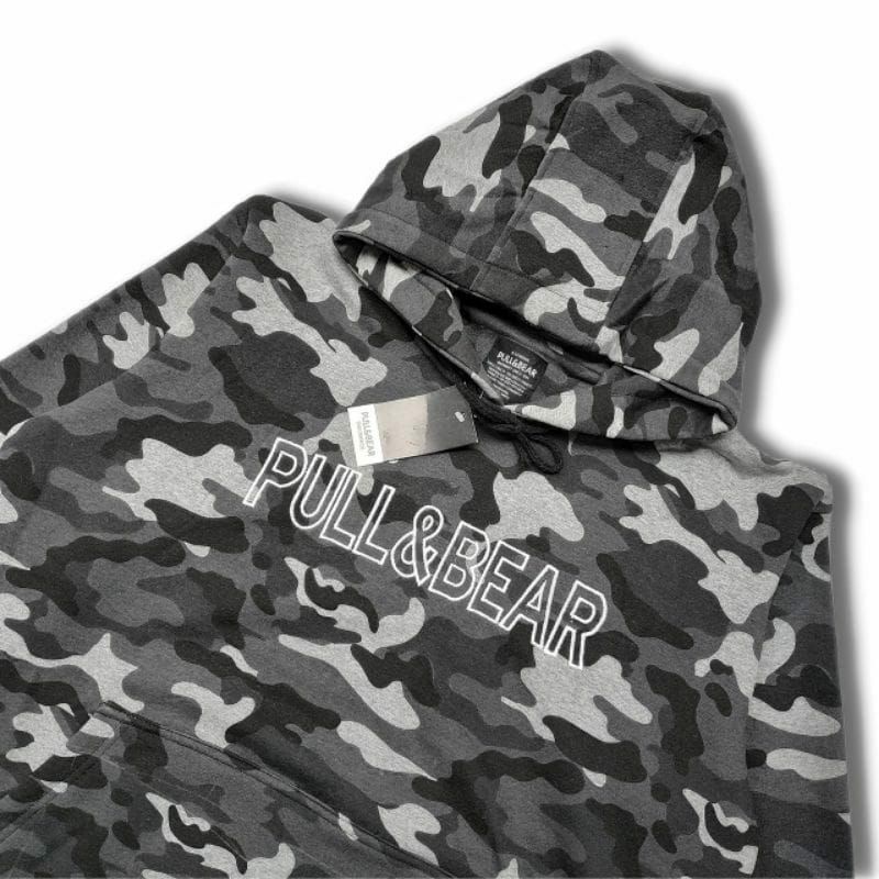Hoodie army pull and bear hotsell