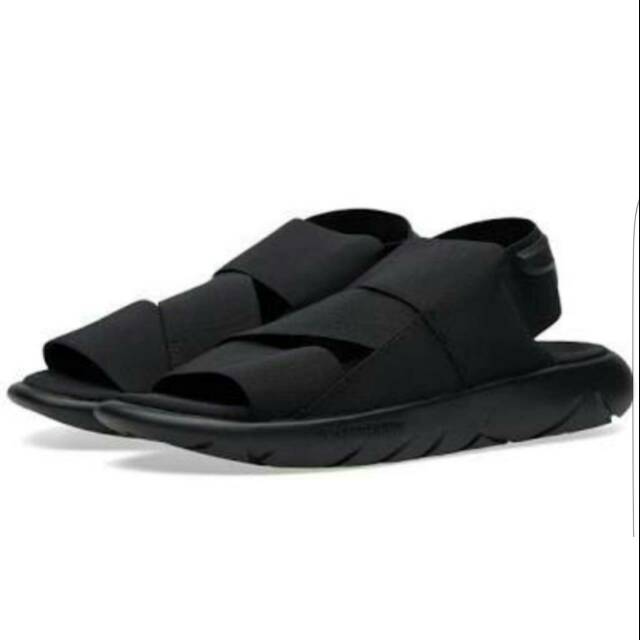 Sepatu sandal online adidas