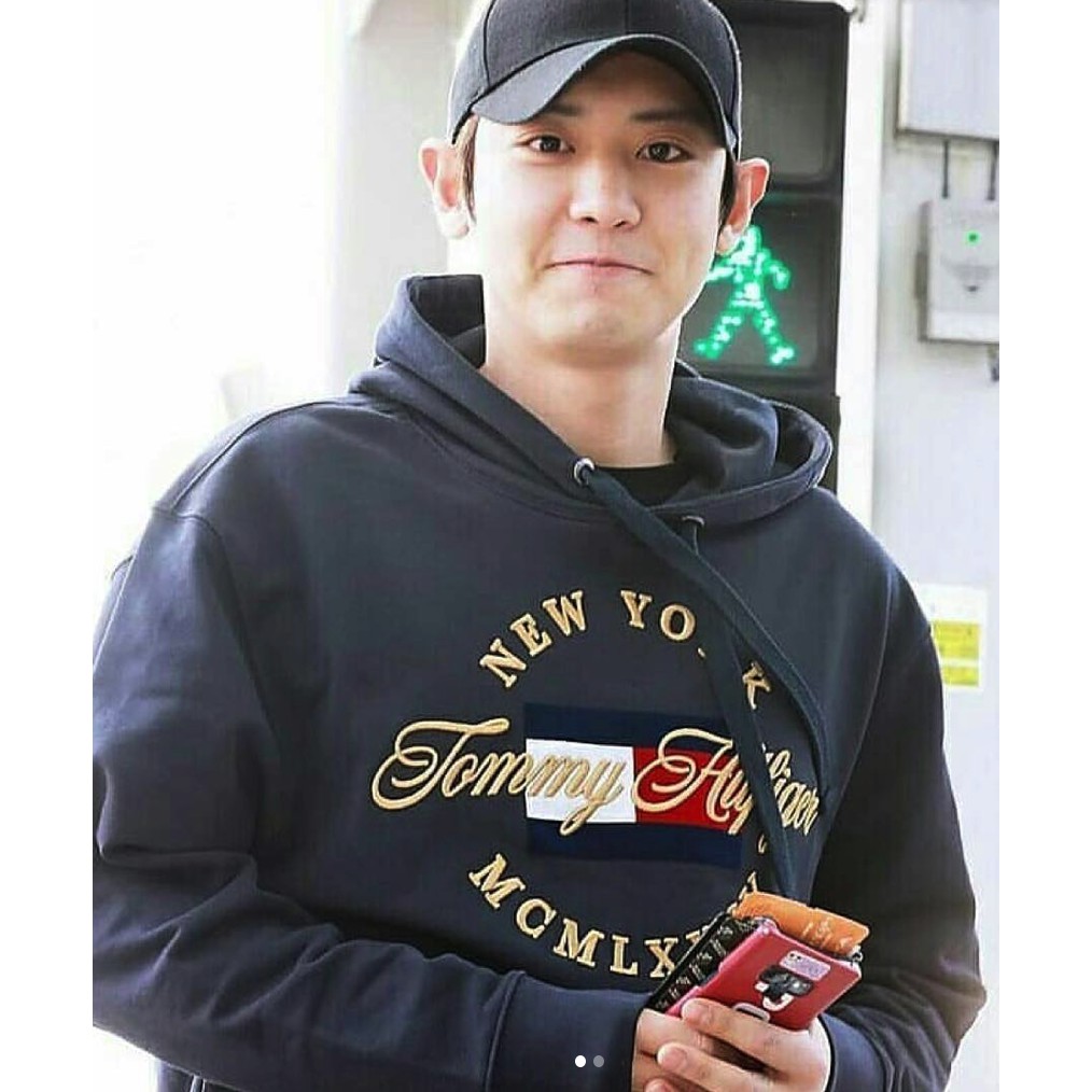 Chanyeol tommy on sale hilfiger hoodie