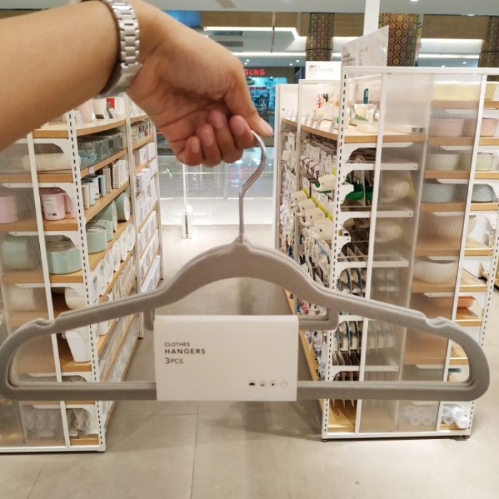 Jual MINISO Clothes Hangers / hanger miniso A Shopee Indonesia