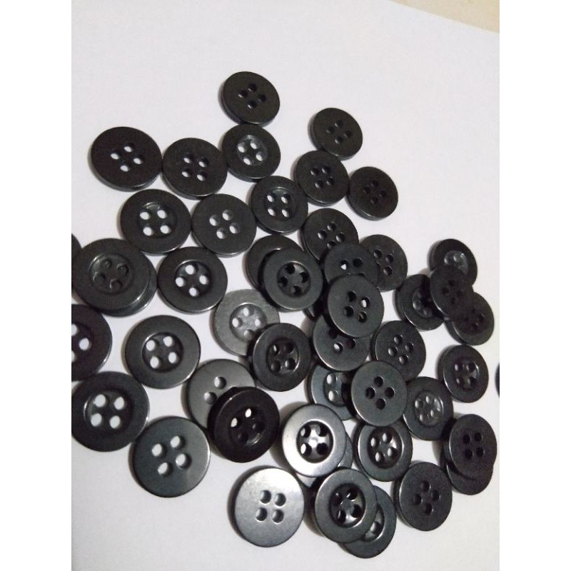 Jual kancing baju gepeng ukuran 11mm isi 100pcs hitam/putih susu ...