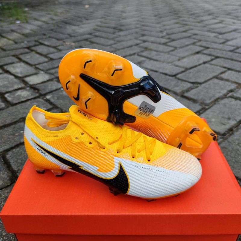 sepatu bola nike mercurial orange