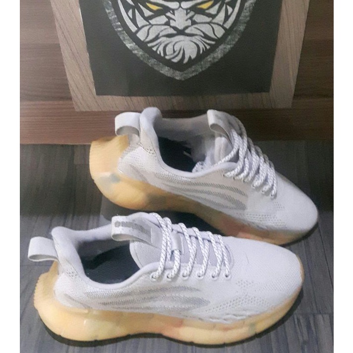 Jual sepatu running (second) | Shopee Indonesia