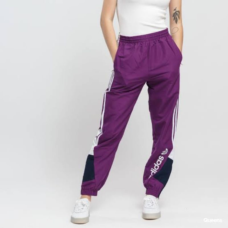 Foto celana jogger adidas hotsell