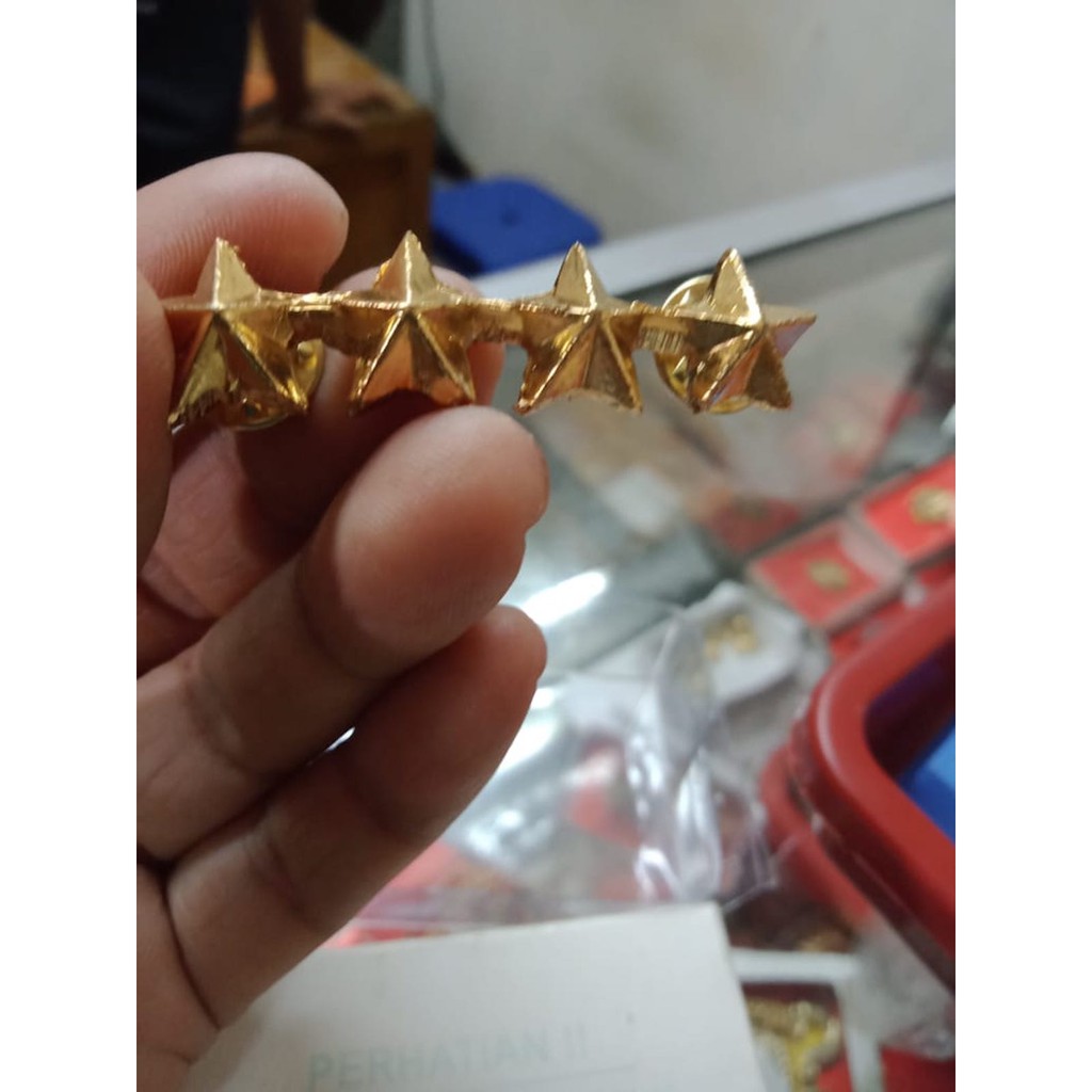 Jual Pin Bintang Pin bintang 4 Emas | Shopee Indonesia