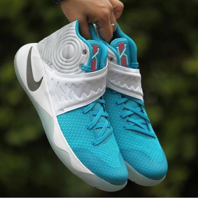 NIKE KYRIE 2 CHRISTMAS PREMIUM ORIGINAL SNEAKERS SEPATU BASKET