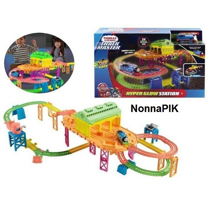 Thomas and friends trackmaster hyper best sale glow station