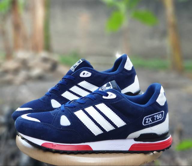 Harga sepatu adidas zx 750 hotsell