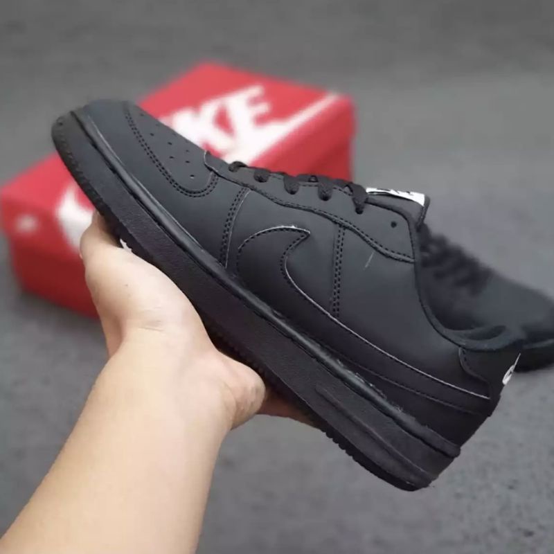 Jual SEPATU NIKE JORDAN HITAM POLOS FULL BLACK / SEPATU PRIA & WANITA