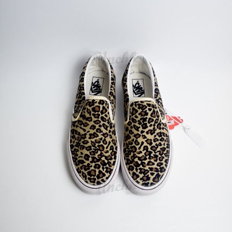 Foto sepatu shop vans leopard