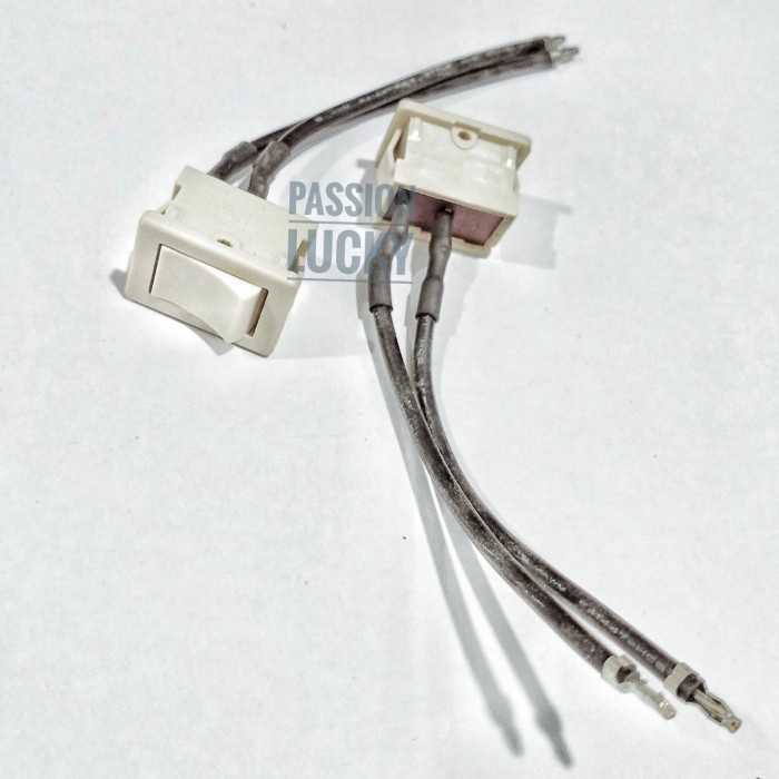 Jual SWITCH ON/OFF KECIL 2X1,5CM - putih kabel | Shopee Indonesia