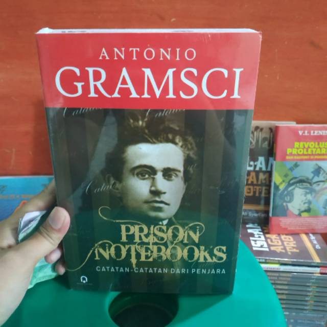 Jual Prison Notebooks Antonio Gramsci: Catatan-Catatan Dari Penjara ...