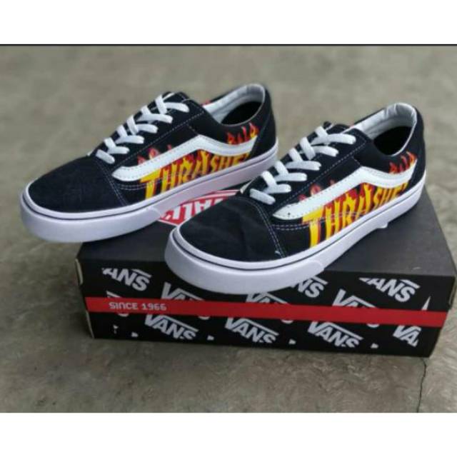 Gambar sepatu vans outlet thrasher