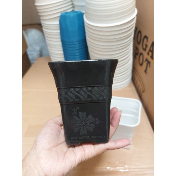 Jual Pot Kotak Batik 8 hitam & putih Pot kaktus Pot Sanse GROSIR ...