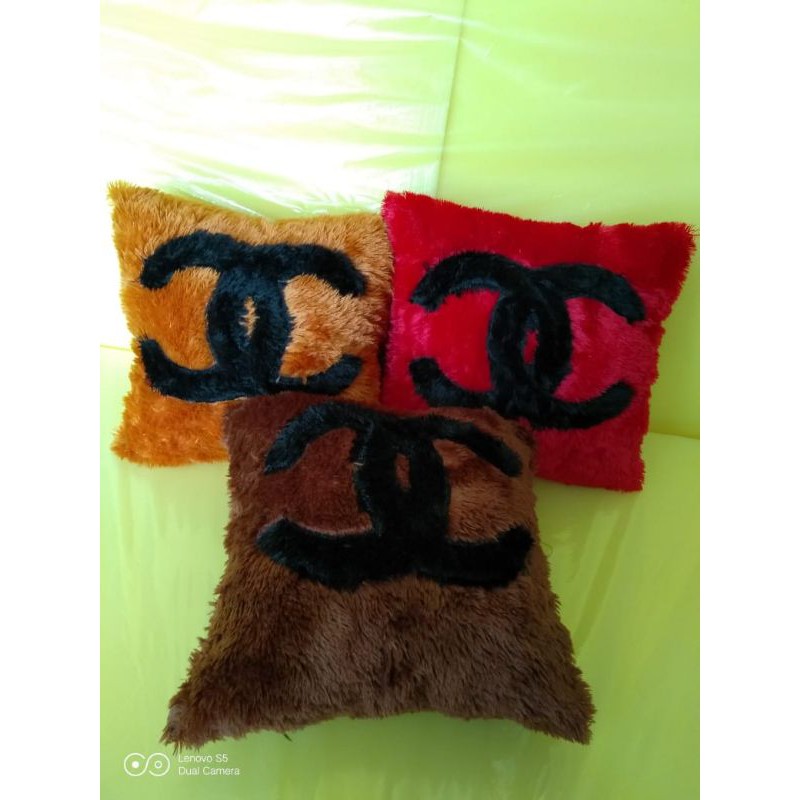 Jual BANTAL motif bulu rasfur ukuran 40x40 | Shopee Indonesia