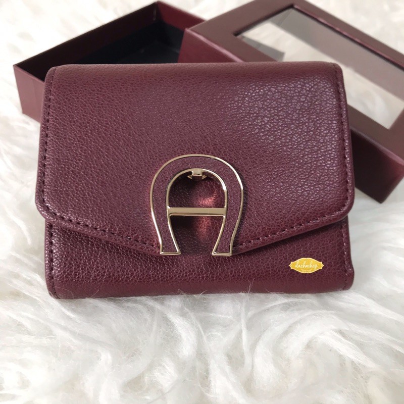 Jual aigner pina burgundy wallet Shopee Indonesia