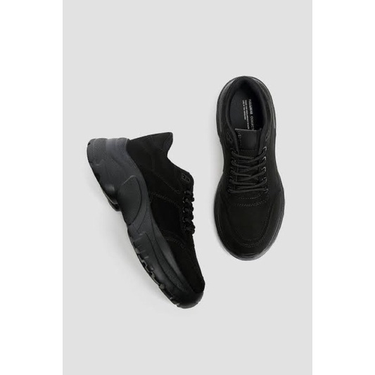 Pull and bear hot sale black sneakers