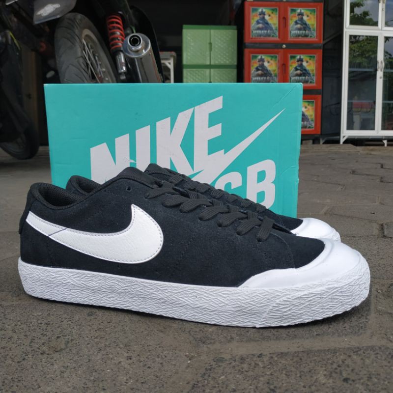 Nike sb zoom blazer best sale low xt black white