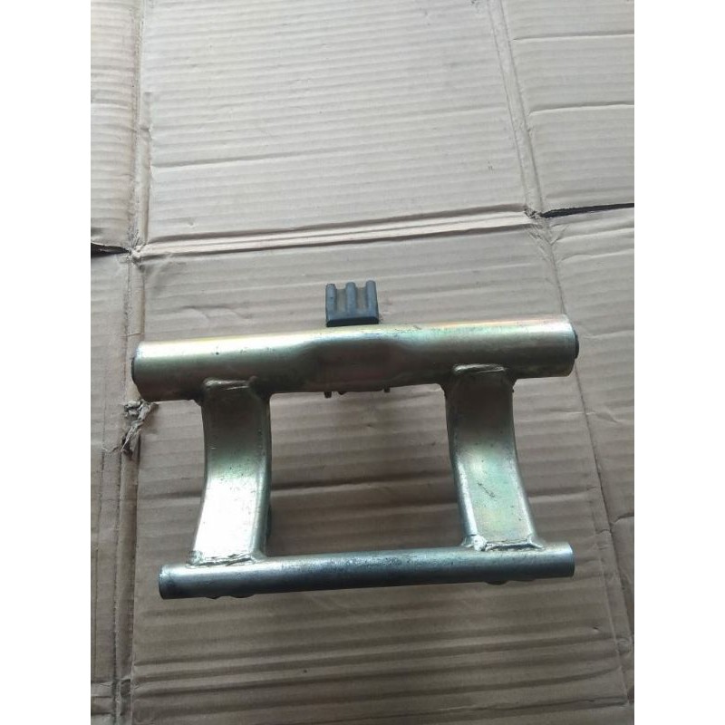 Jual engine mounting swing arm vario 110 old tecnho karbu Shopee