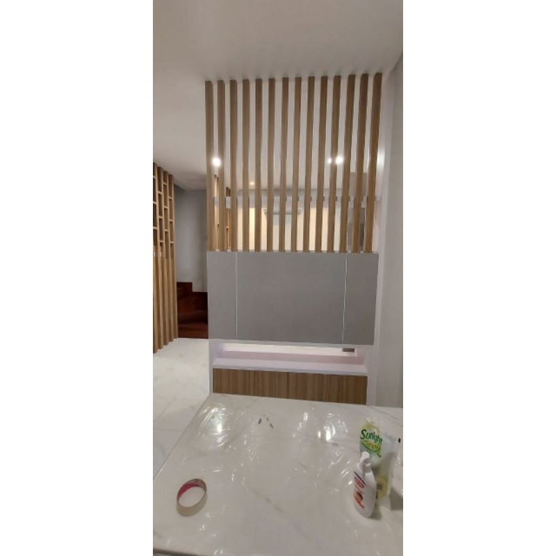 Jual PARTISI/RAKTV HPL /PENYEKAT RUANGAN KAYU HPL | Shopee Indonesia