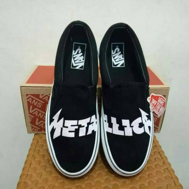 Harga sepatu vans metallica sale