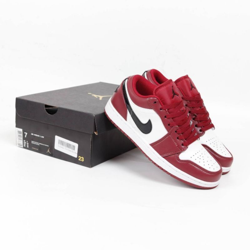 Jual Sepatu Nike Air Jordan 1 Low Noble Red White Shopee Indonesia