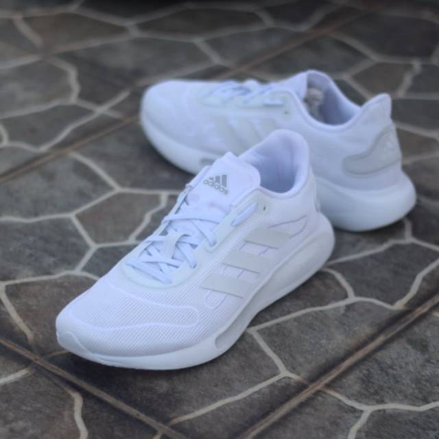 Foto sepatu 2025 adidas warna putih