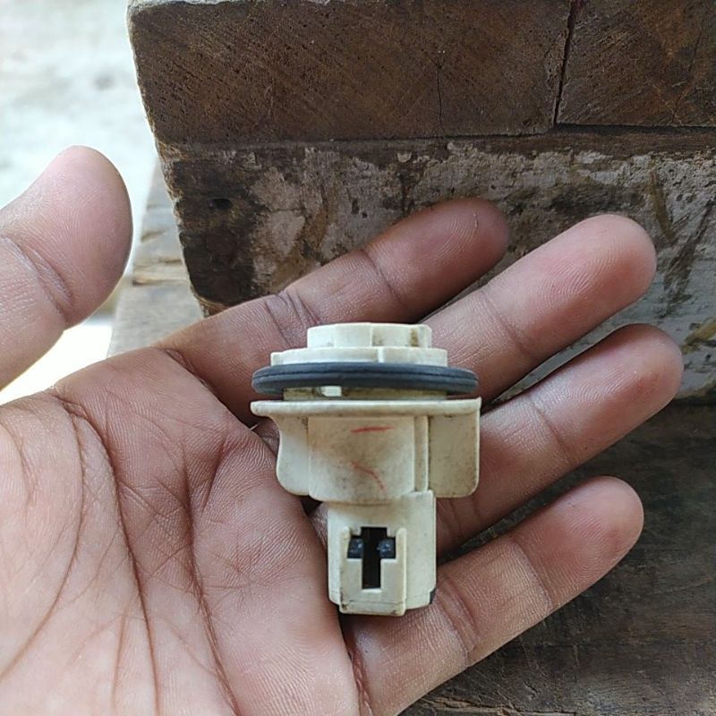 Jual soket fitting sein lampu depan innova 2012 2013 2014 2015 original ...