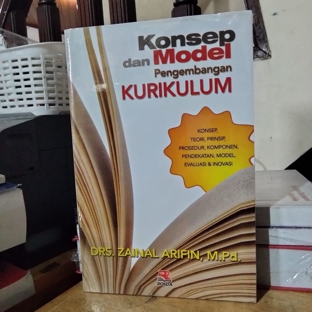 Jual Konsep Dan Model Pengembangan Kurikulum By Zainal Arifin | Shopee ...