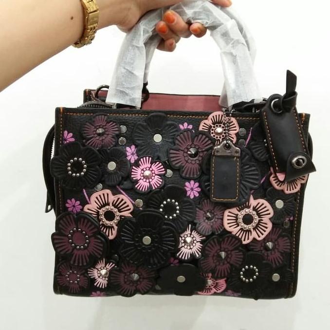 Jual Tas Coach Rogue 25 Tearose Flower Black pink color | Shopee Indonesia