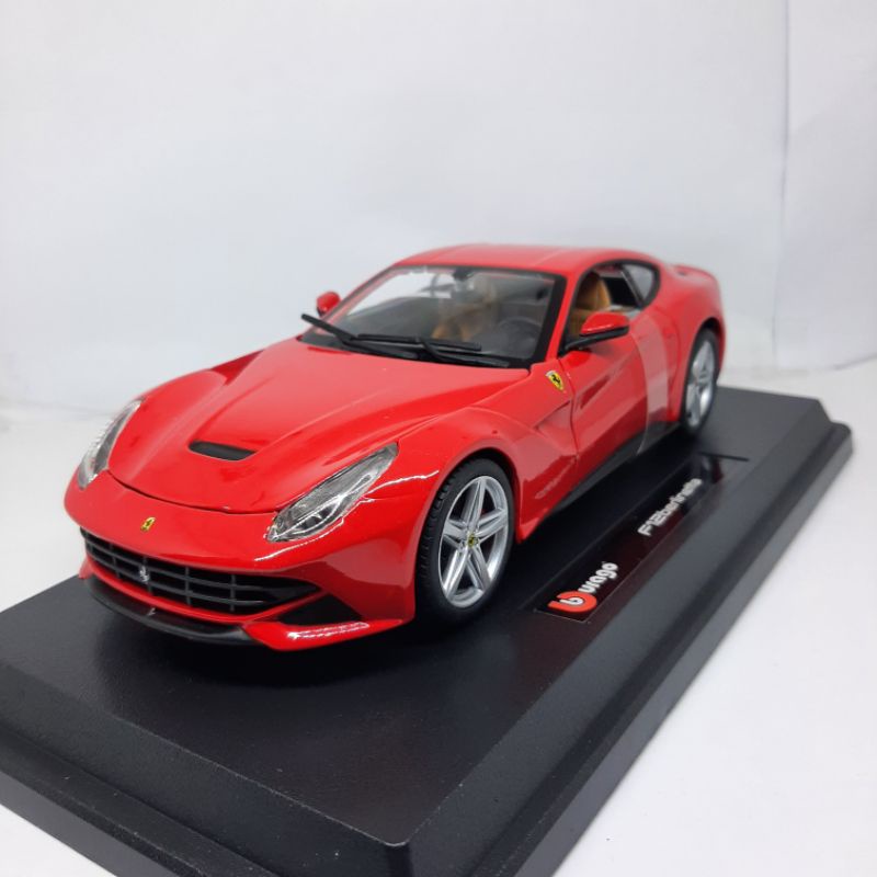 Voiture Miniature 1/24 Ferrari F12 Berlinetta 1961 - Modèle Métal Avec Parties Ouvrantes Burago Pour Altaya