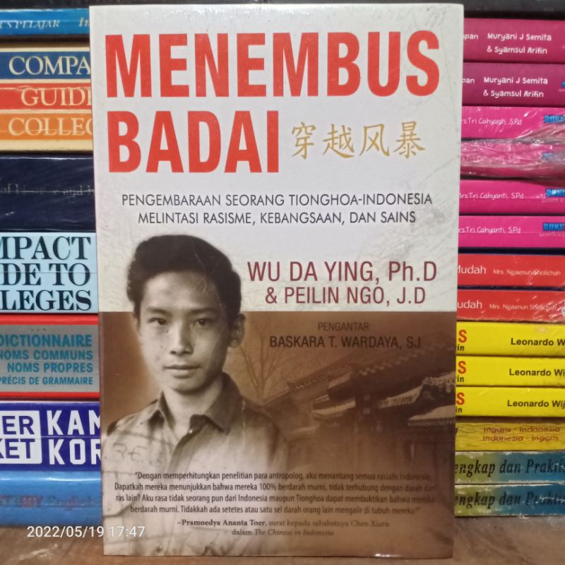 Jual ORIGINAL BUKU MENEMBUS BADAI Pengembaraan Seorang Tionghoa ...