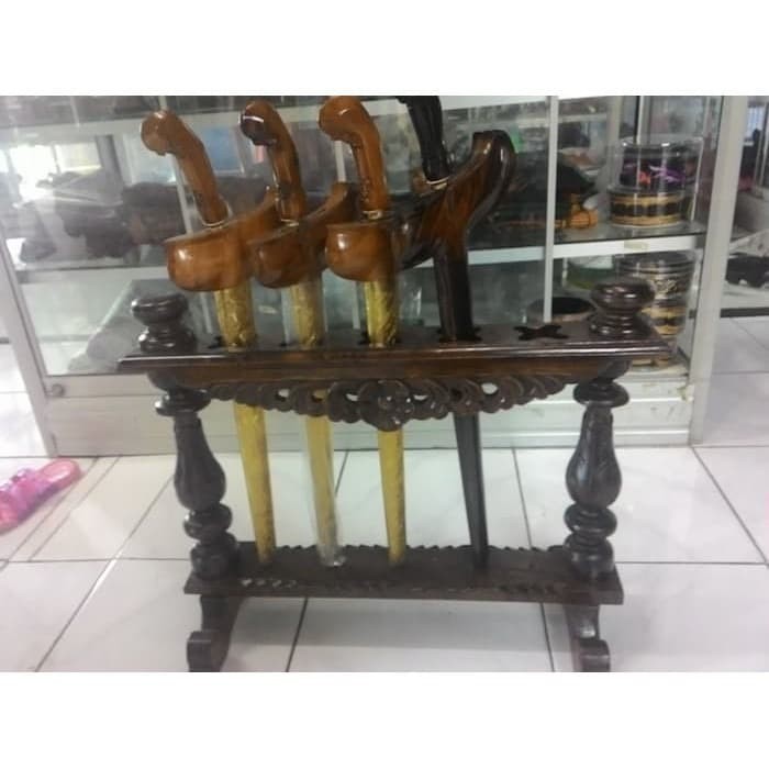 Jual Jagrak Stand Dudukan Tempat Keris Landeyan Model Bubut Isi Murah Shopee Indonesia