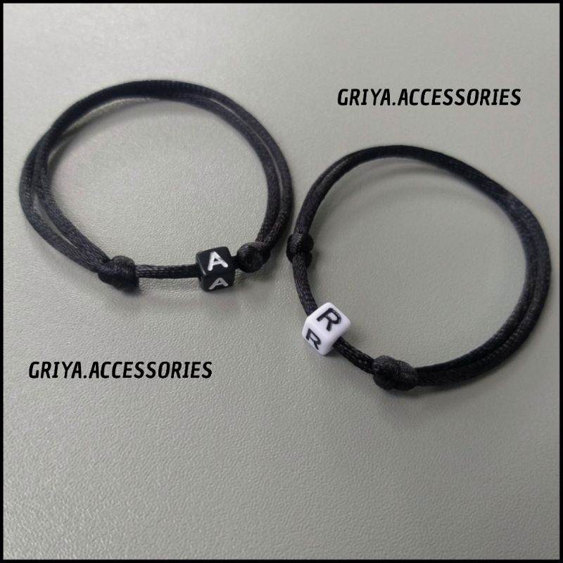 Jual Gelang Tali Satin Inisial Huruf Dadu | Shopee Indonesia