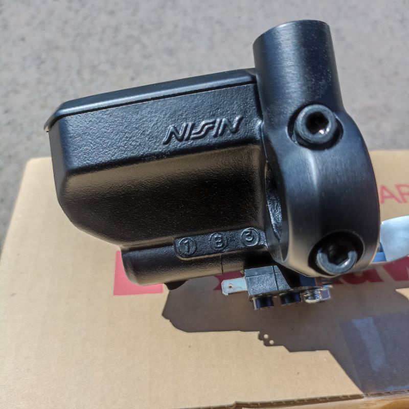 Jual MASTER REM ER 6 ORIGINLA HANDLE KOPLING ZX900 ORIGINAL Jual MASTER REM ER 6 ORIGINLA HANDLE KOPLING ZX900 ORIGINAL